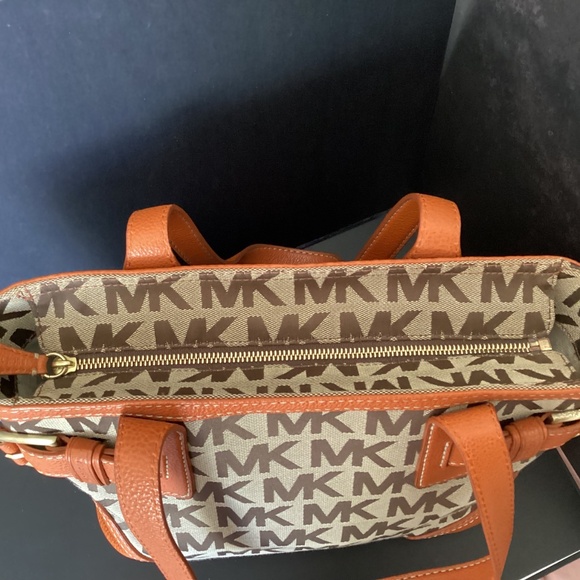 $35 Michael Kors Signature Logo Tote w/Orange Leather Trim - Picture 3 of 7